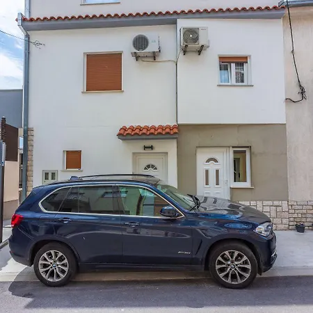 Zentrales Nur 250 Meter Zum Mit Privatparkplatz