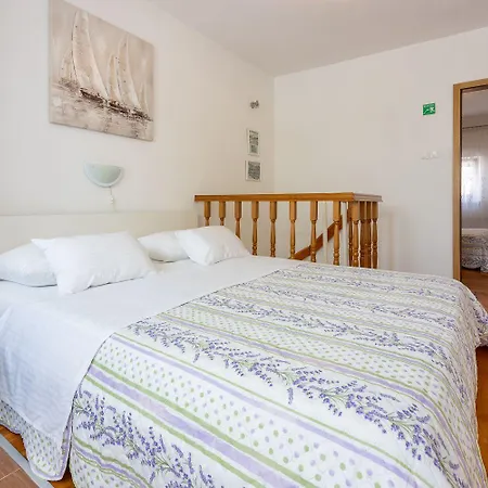 Zentrales Nur 250 Meter Zum Mit Privatparkplatz Appartamento Crikvenica