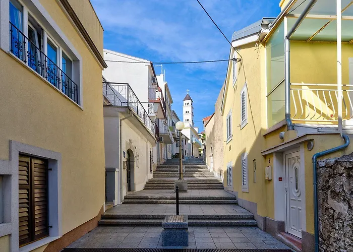 Zentrales Nur 250 Meter Zum Mit Privatparkplatz Apartamento Crikvenica
