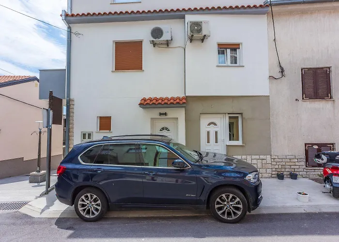 Zentrales Nur 250 Meter Zum Mit Privatparkplatz