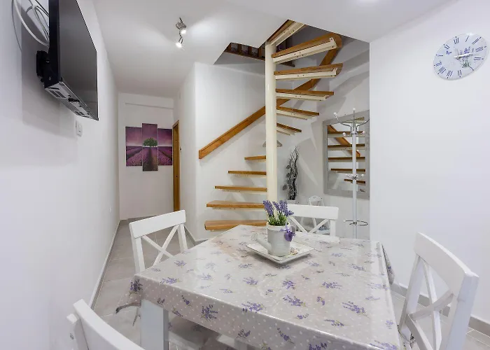 Zentrales Nur 250 Meter Zum Mit Privatparkplatz Apartamento Crikvenica