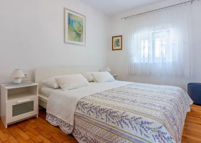 Apartamento Zentrales Nur 250 Meter Zum Mit Privatparkplatz