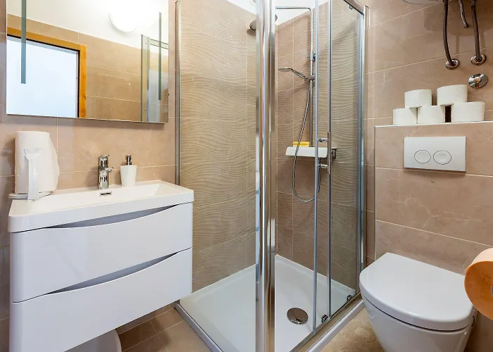 Apartamento Zentrales Nur 250 Meter Zum Mit Privatparkplatz