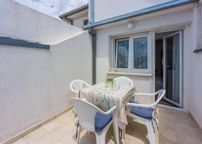 Apartamento Zentrales Nur 250 Meter Zum Mit Privatparkplatz Crikvenica